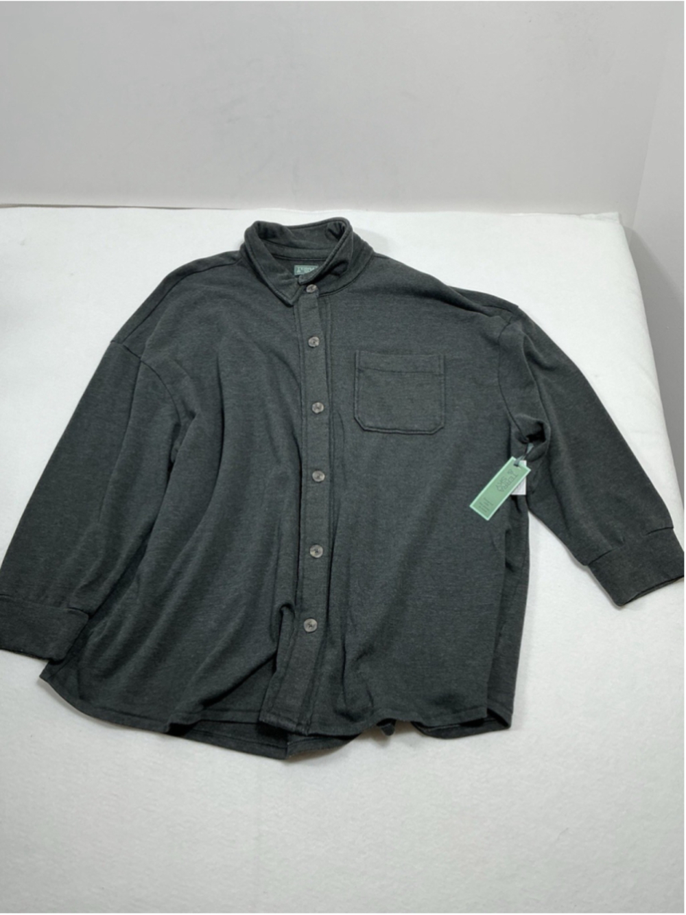 Womans NWT Terra & Sky Long Sleeve Button Up Knit Shacket OX Gray (Black Soot)